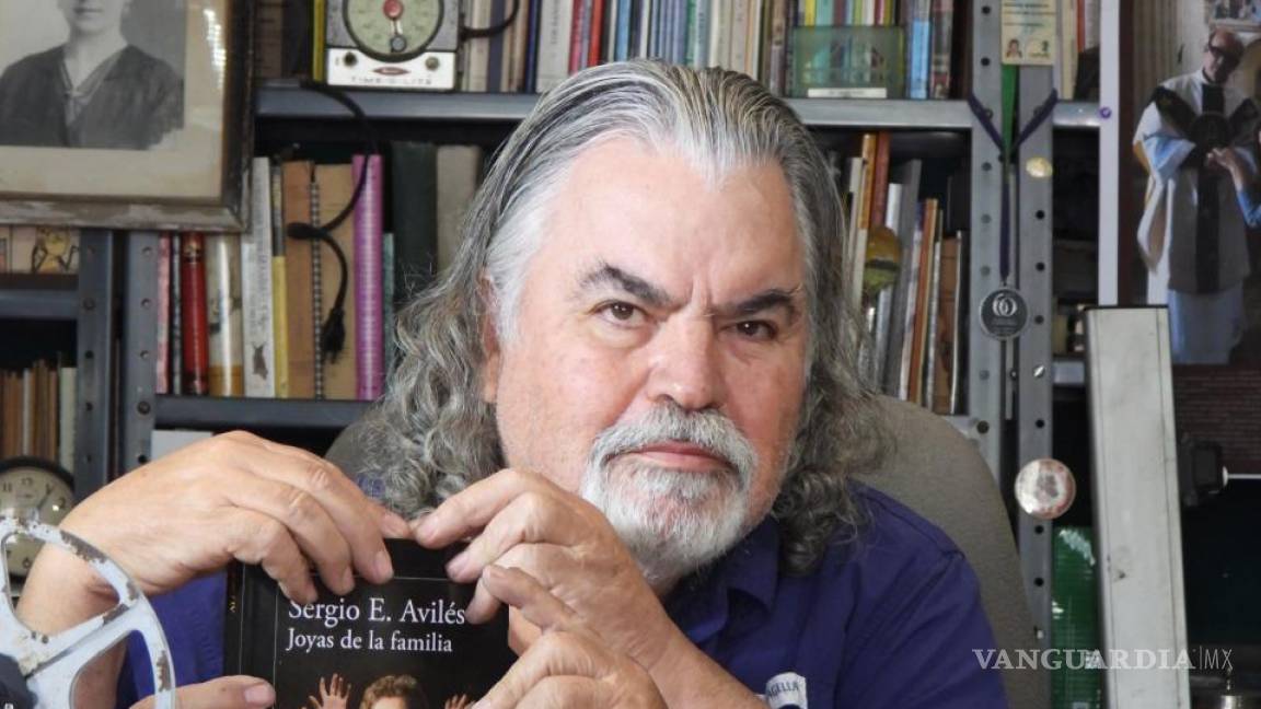Sergio Avilés recuenta la historia de ‘Las joyas de la familia’ en nueva novela