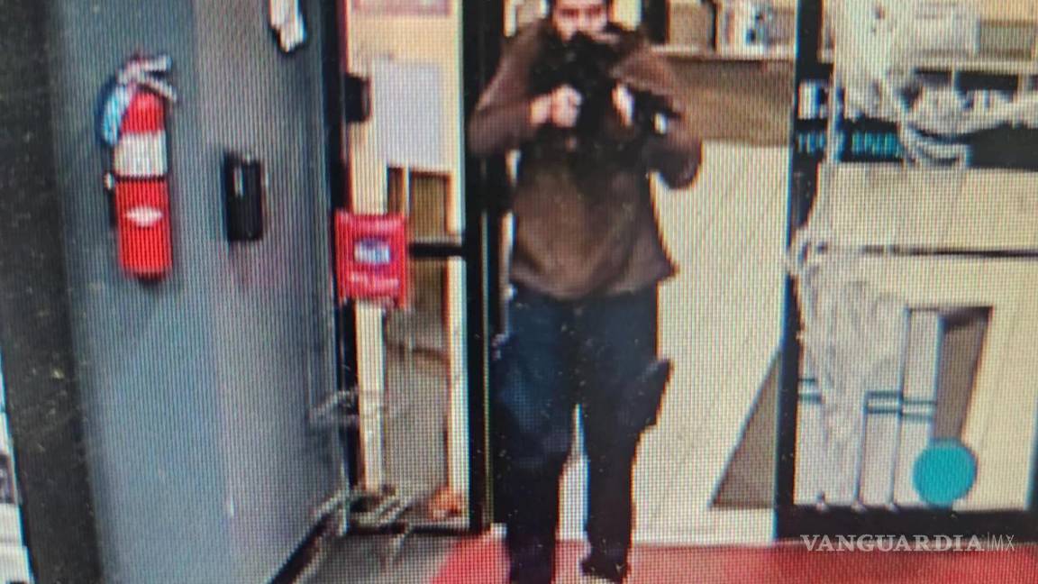 $!La policía ha publicado una fotografía del principal sospechoso, quien se encuentra en fuga.