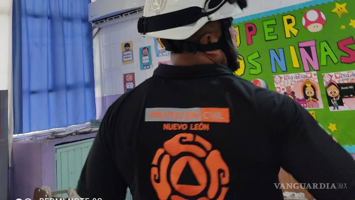 Tres alumnos heridos en Nuevo León por concreto del techo de salón de clases