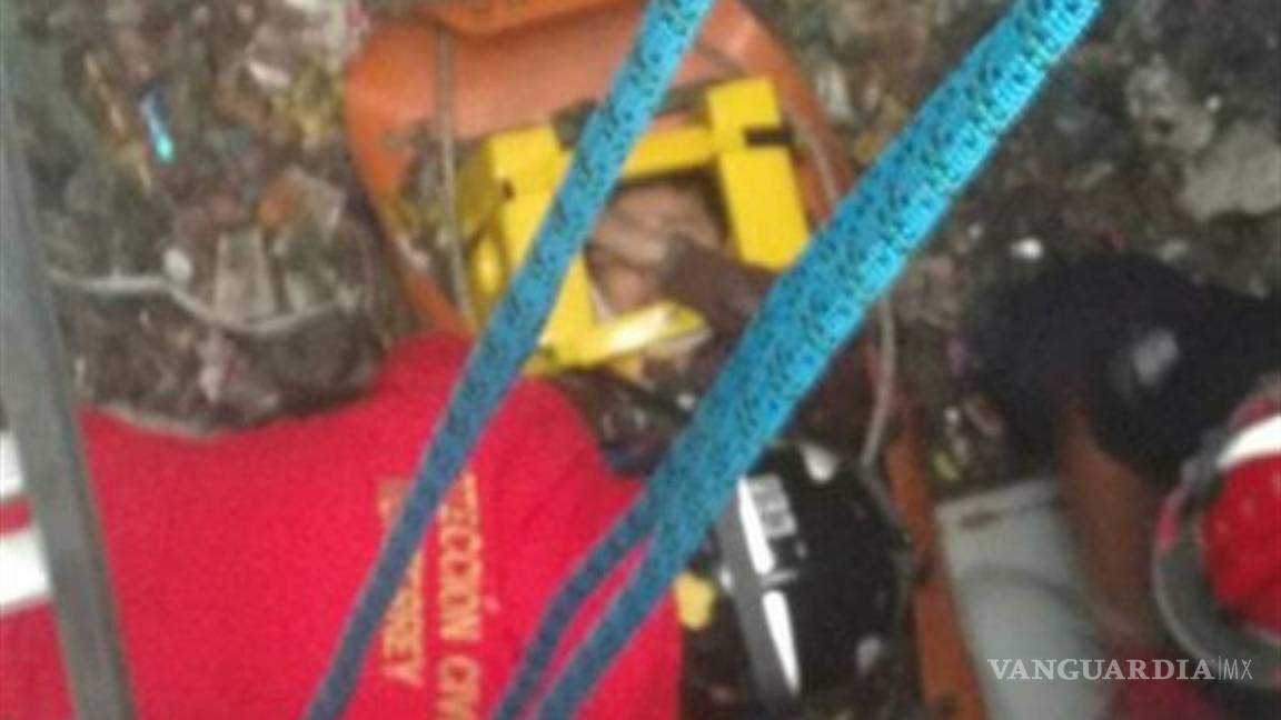 $!Cae menor dentro registro de CFE en Monterrey