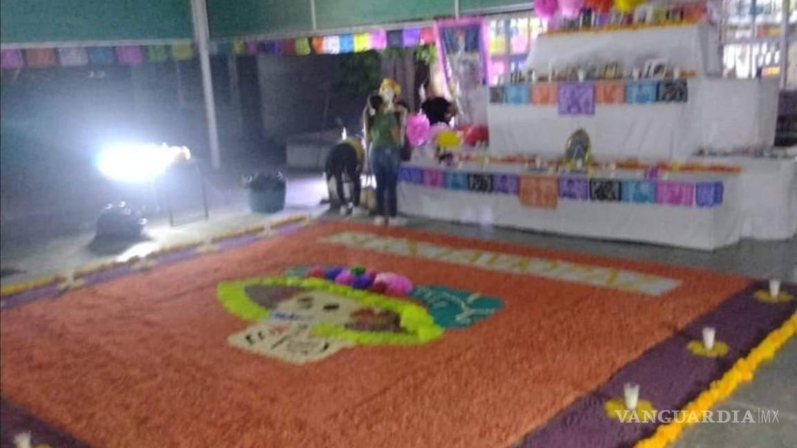 $!¿Ya viste estos altares en Saltillo? Dedicados a familiares, Walt Disney, Juan Gabriel, Cri-Cri y más (Fotos)