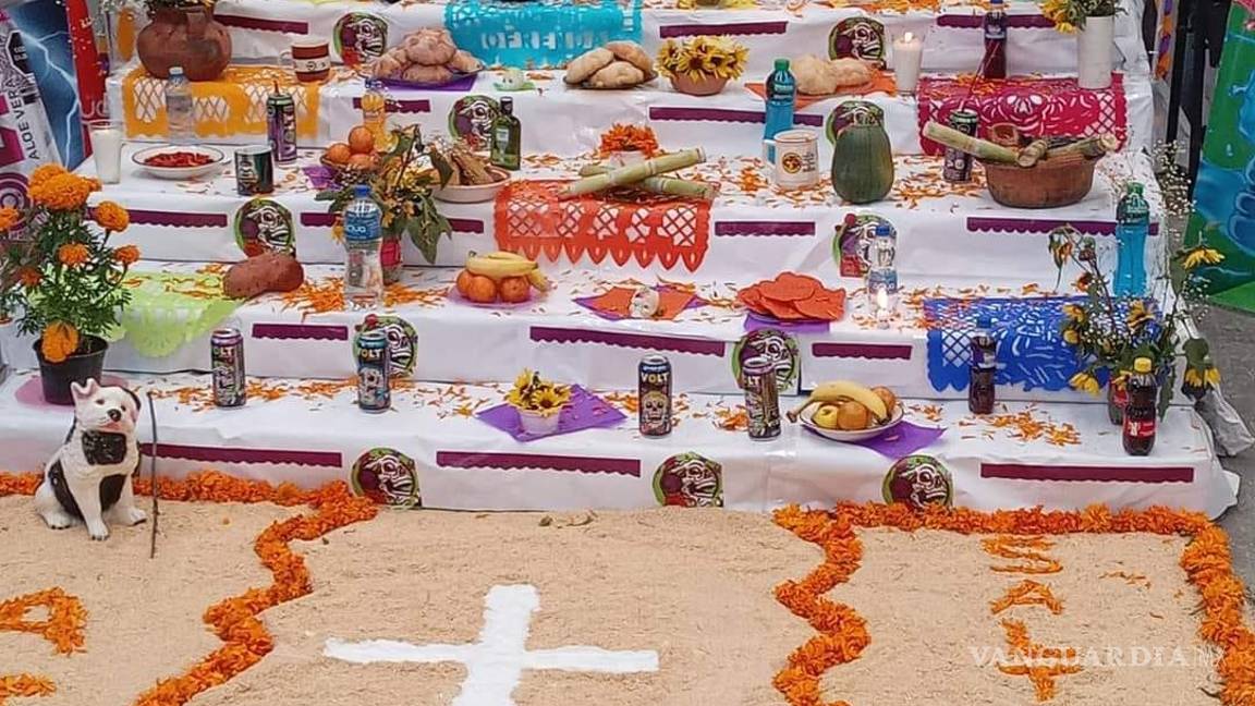 $!¿Ya viste estos altares en Saltillo? Dedicados a familiares, Walt Disney, Juan Gabriel, Cri-Cri y más (Fotos)