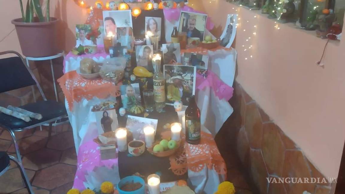 $!¿Ya viste estos altares en Saltillo? Dedicados a familiares, Walt Disney, Juan Gabriel, Cri-Cri y más (Fotos)