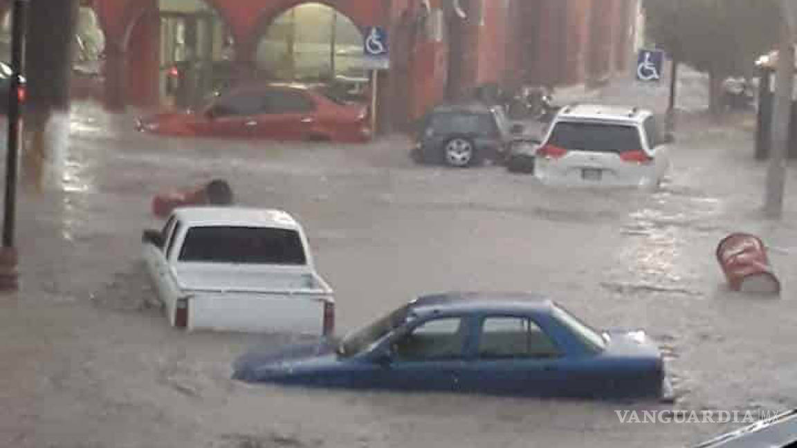 Tromba sorprende a San Luis Potosí; inunda Matehuala