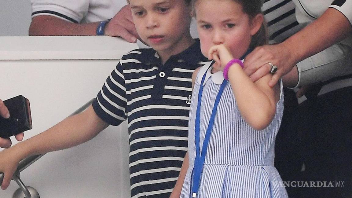 $!La princesa con sus hijos George y Charlotte en agosto de 2019.