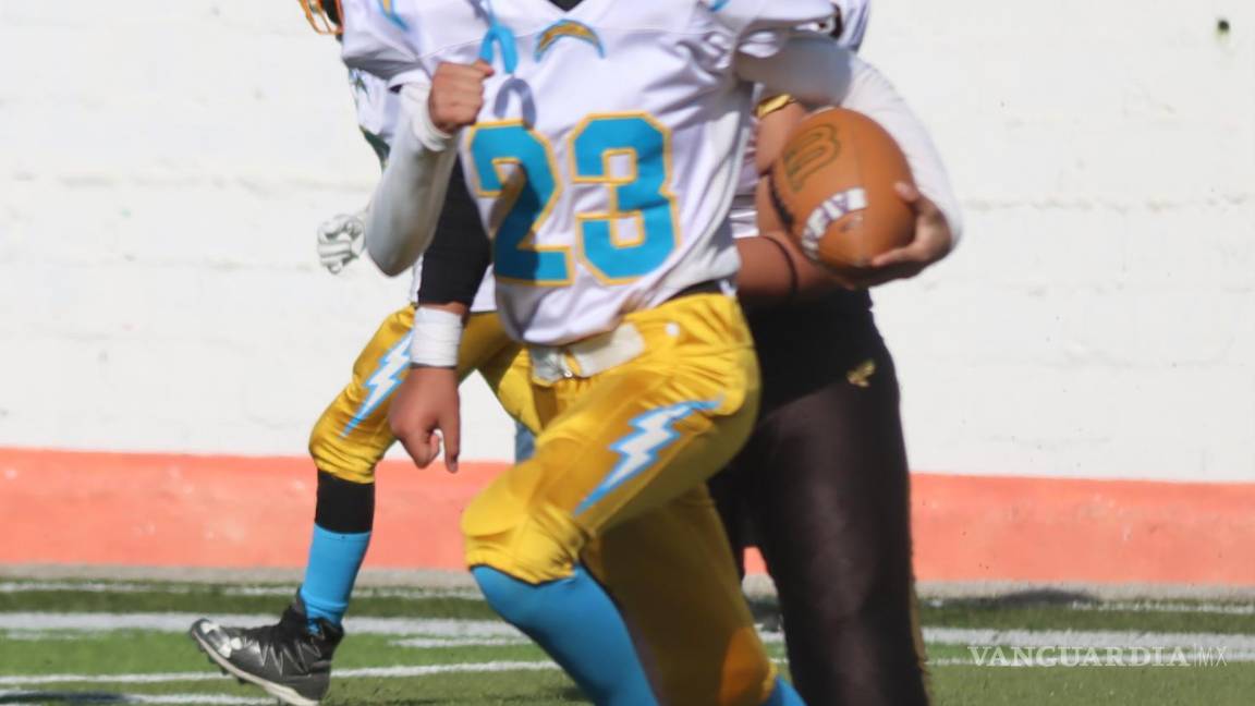 $!El club Cargadores venció a los Potros Salvaje en las tres categorías por marcadores de 34-14 en Pee Wee, 30-12 en Midget y 1-0 en Junir Bantam en la sexta jornada.