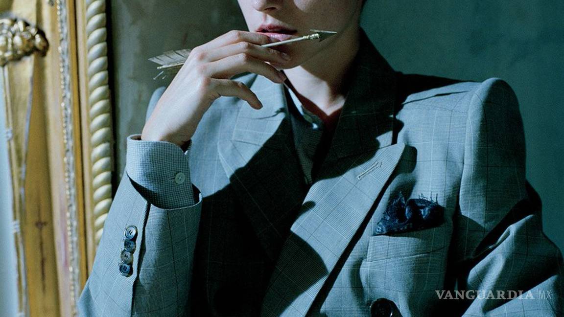 $!Emma Watson luce sexy topless para revista