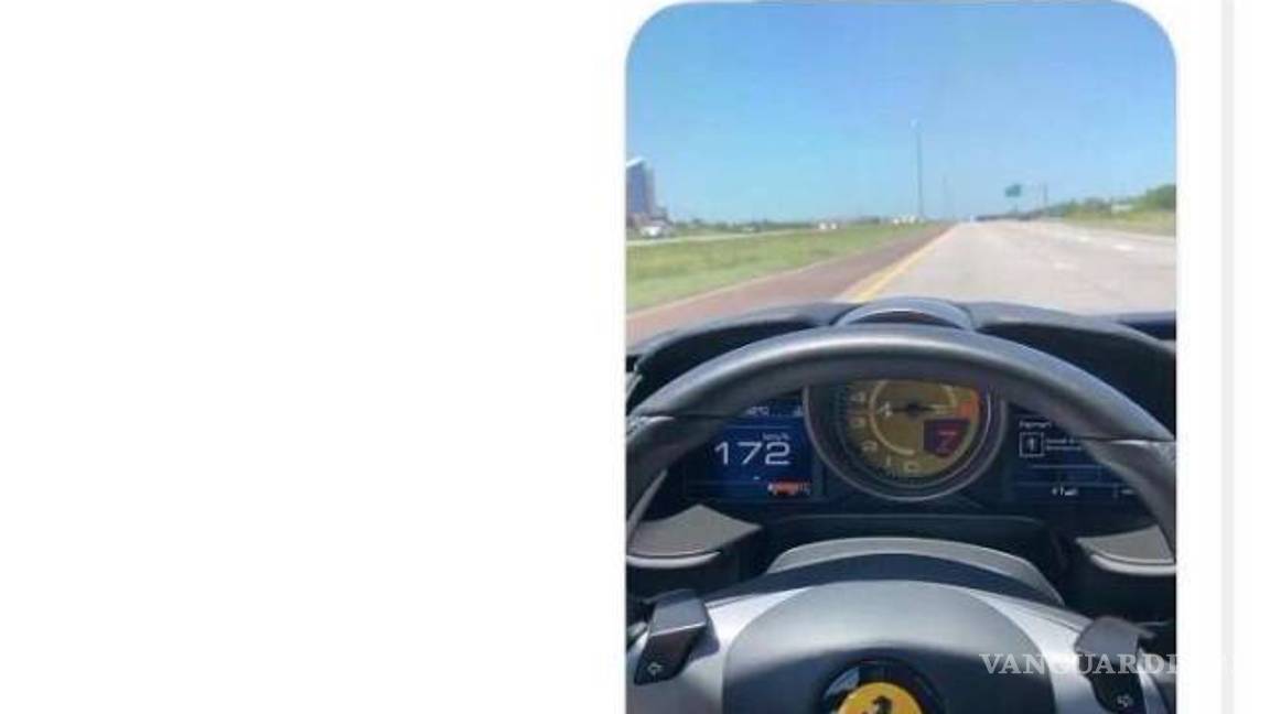 $!Alan Pulido se graba manejando su Ferrari a más de 190 kilómetros por hora... ya lo denunciaron a la policía
