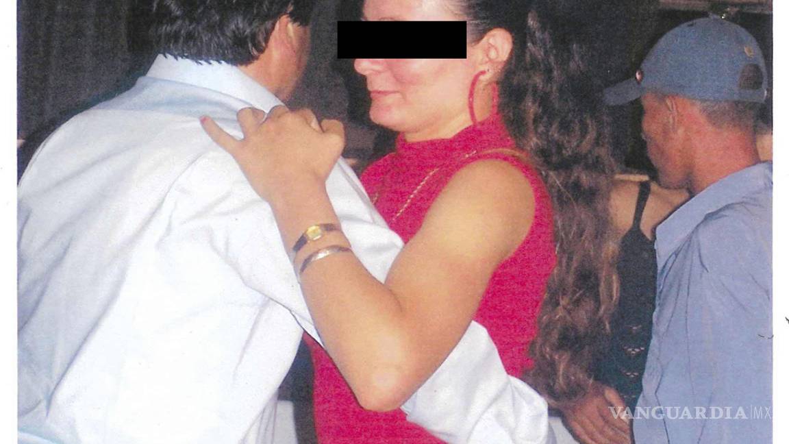 $!Muestran en juicio fotos de 'El Chapo' bailando y armado