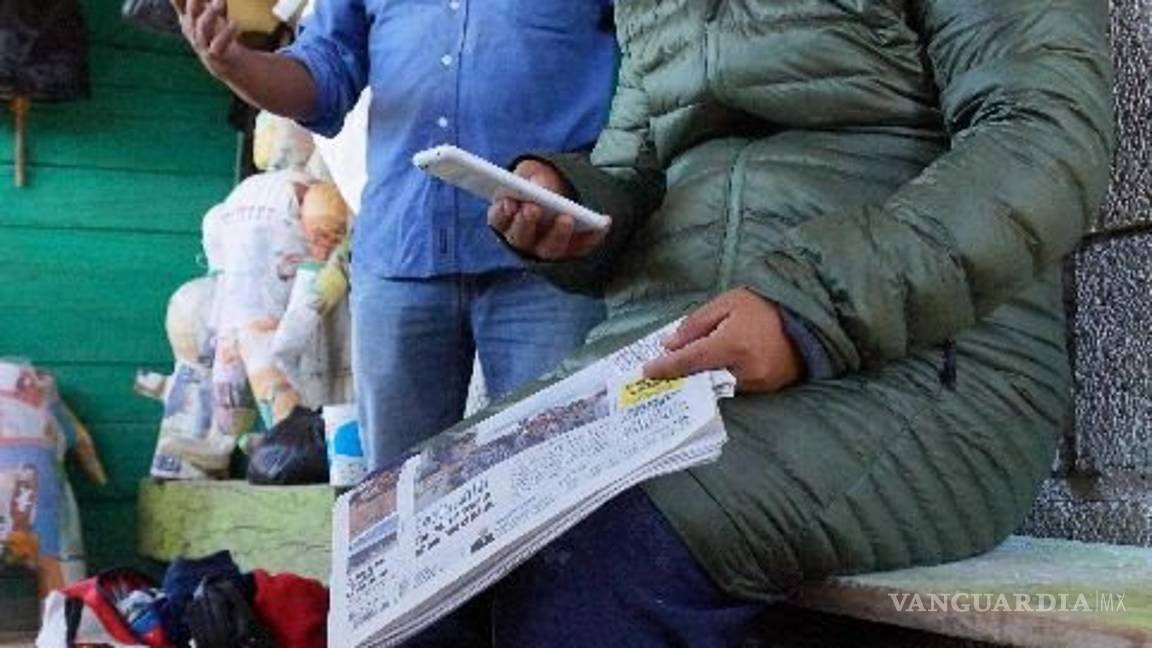 $!Reporteras acosan a mamá de Yalitza Aparicio y casi la hacen llorar