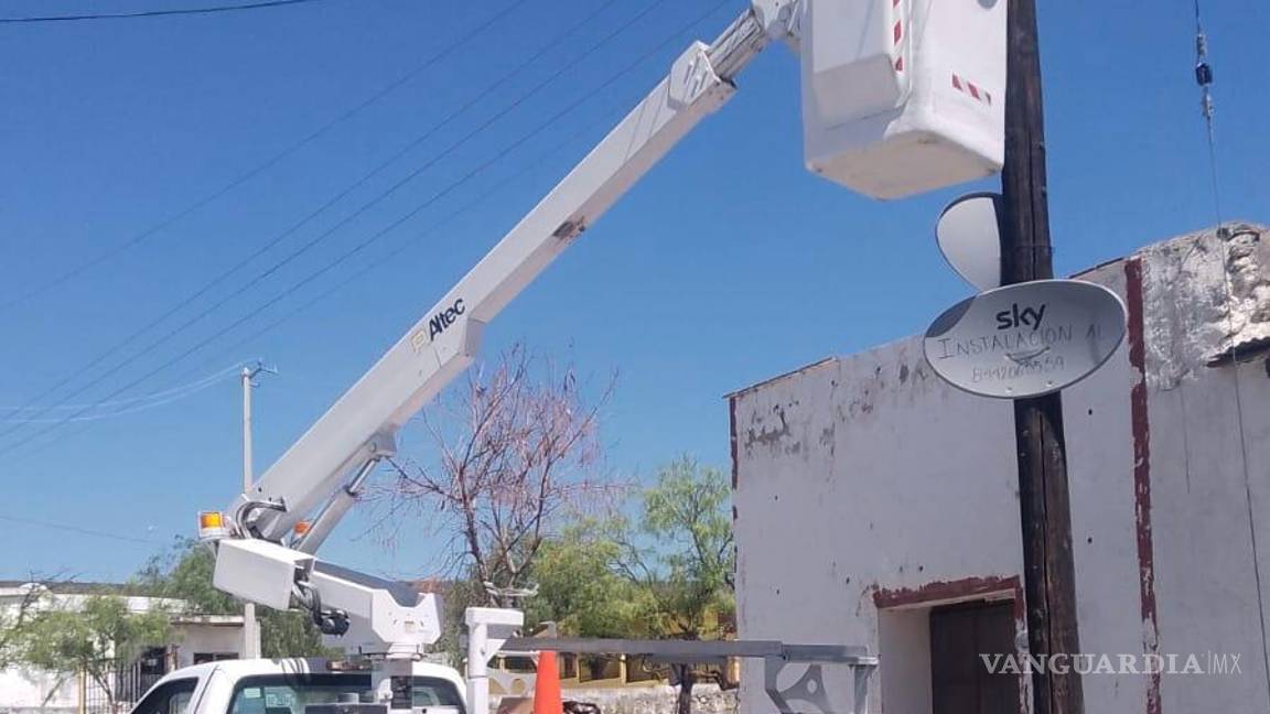 $!El programa “Iluminando Tu Ejido” contempla la instalación de más de mil 600 lámparas durante la administración actual.