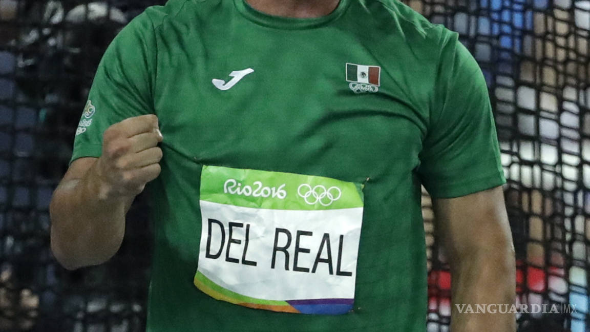 Diego del Real es galardonado en Nuevo León