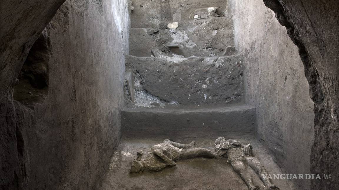 $!Hallan y reconstruyen en Pompeya dos cuerpos con sus ropas