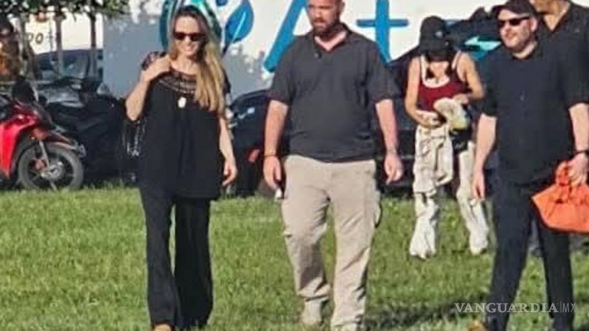 Durante paseo por Veracruz, Salma Hayek lleva a Angelina Jolie a Catemaco; las critican por usar helicóptero del Estado
