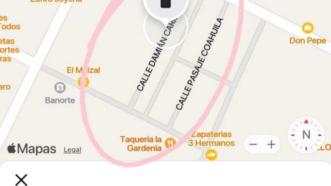 $!La joven indica la ubicación que le marca su iPhone.