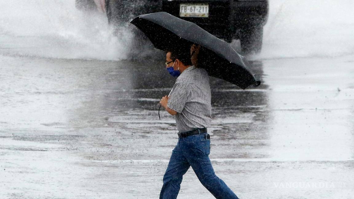 $!Saltillo bajo el agua por paso del huracán 'Hanna'