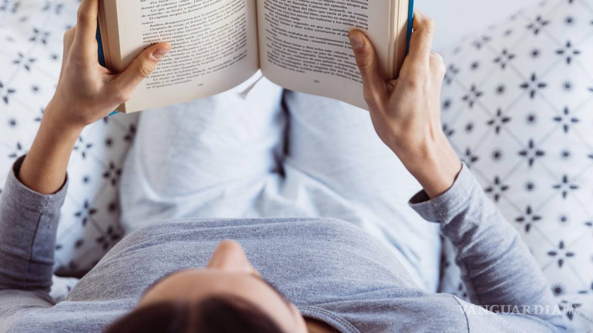 $!Leer y dedicar tiempo a actividades placenteras fortalece el equilibrio emocional y protege la salud.