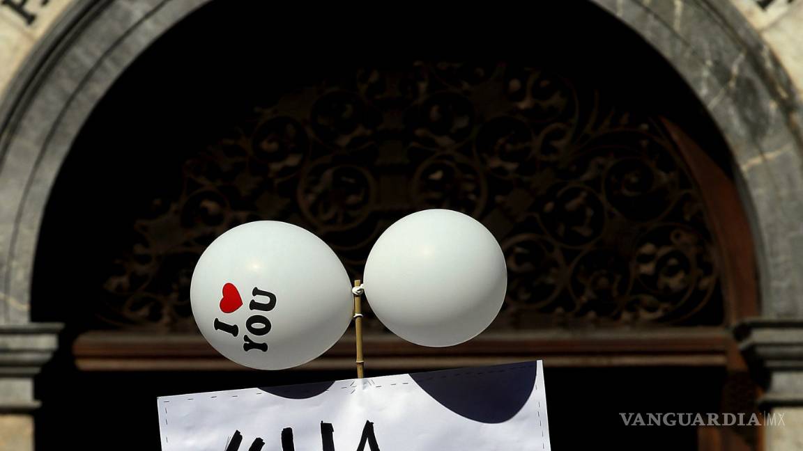 $!Miles de personas toman las calles para pedir diálogo al Gobierno español con Cataluña