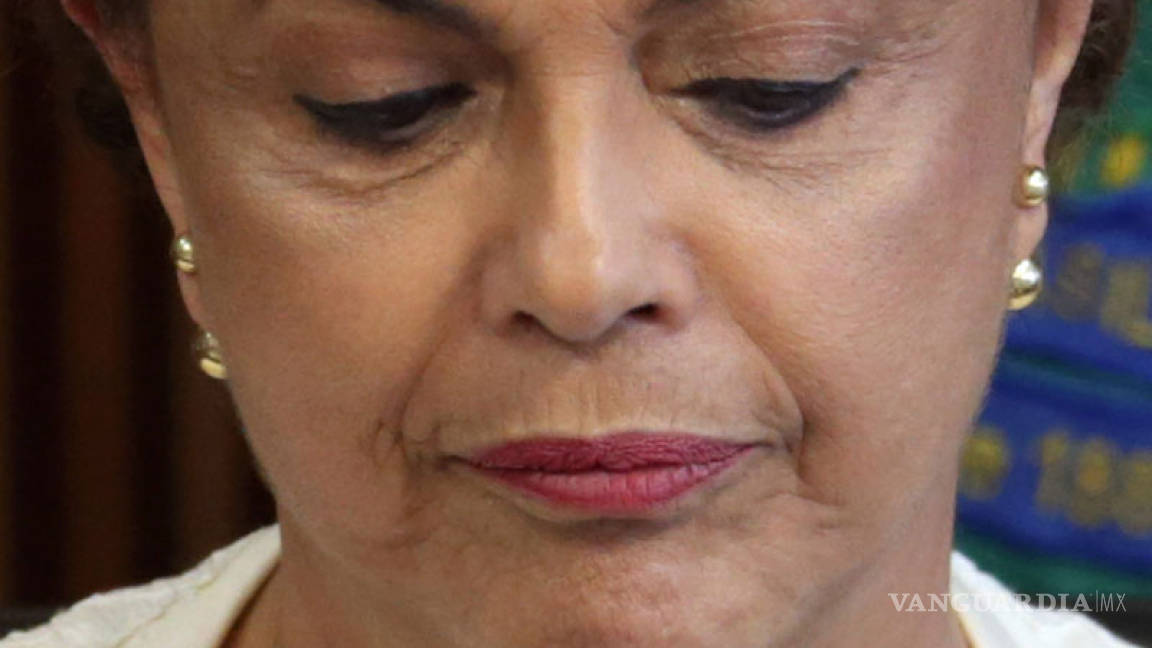 Oposición brasileña pide a Dilma Rousseff renunciar