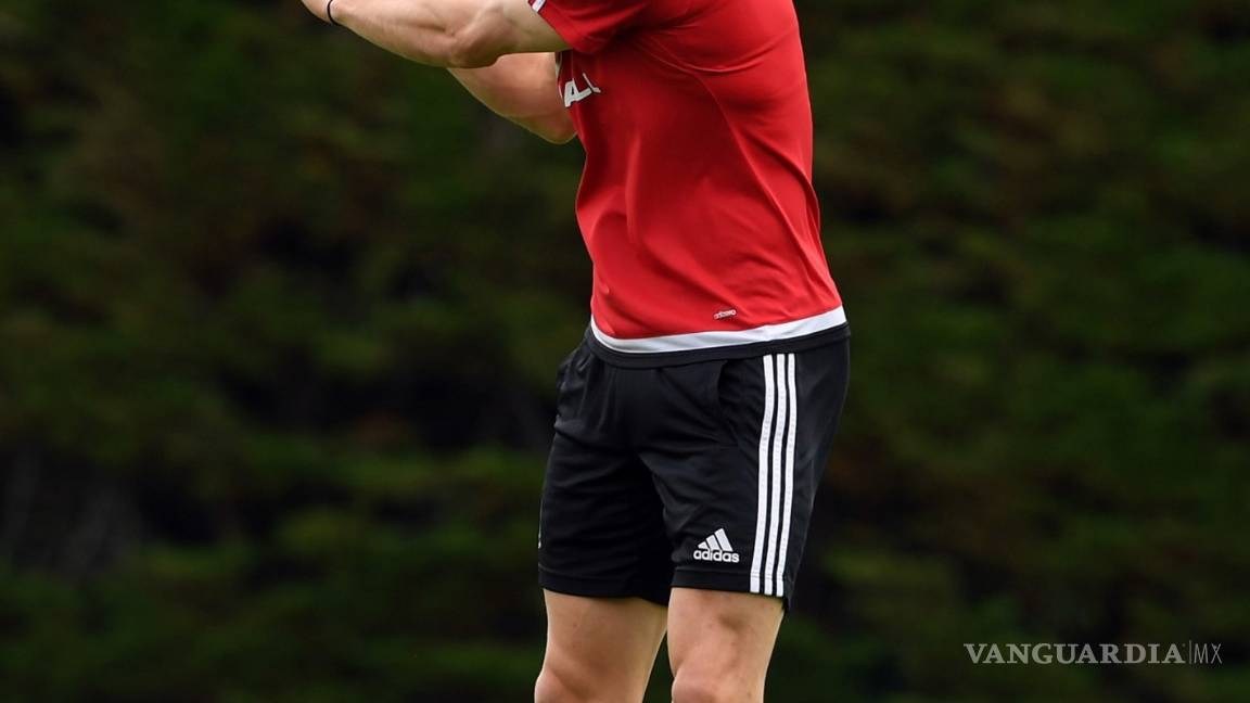 $!En medio de los rumores sobre su salida del Real Madrid, Gareth Bale se ocupa en el deporte de sus amores... ¿el golf?