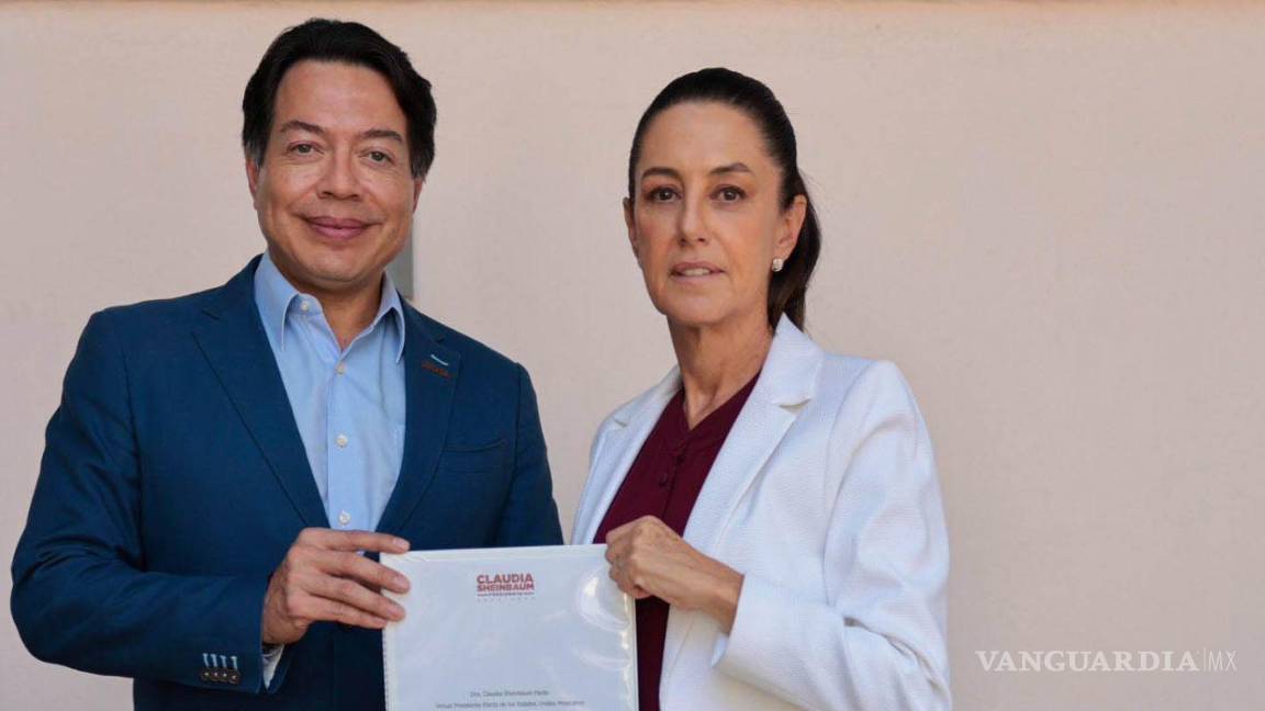 $!Mario Delgado, dirigente de Morena, le entrego los resultados de la encuesta sobre la Reforma al Poder Judicial a Claudia Sheinbaum | Foto: Cuartoscuro