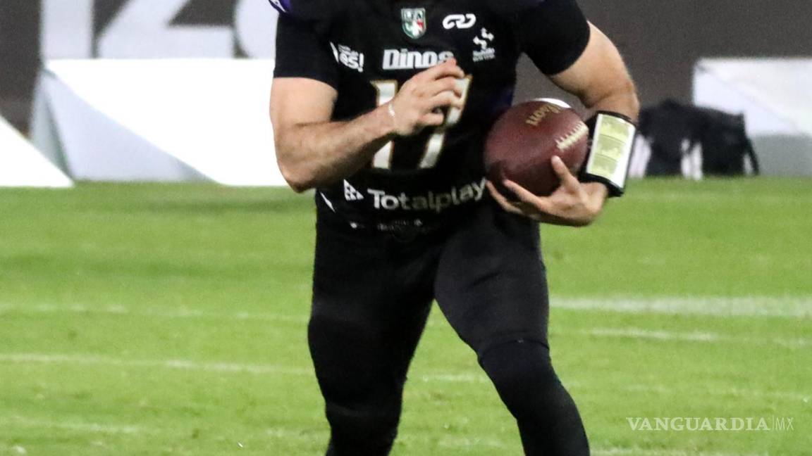 $!Erick Niño de la Rosa (#17), mariscal de Dinos de Saltillo comandará a los Jurásicos frente a los Mexicas en el cierre de la novena jornada de la Temporada BetRegal LFA 2023.