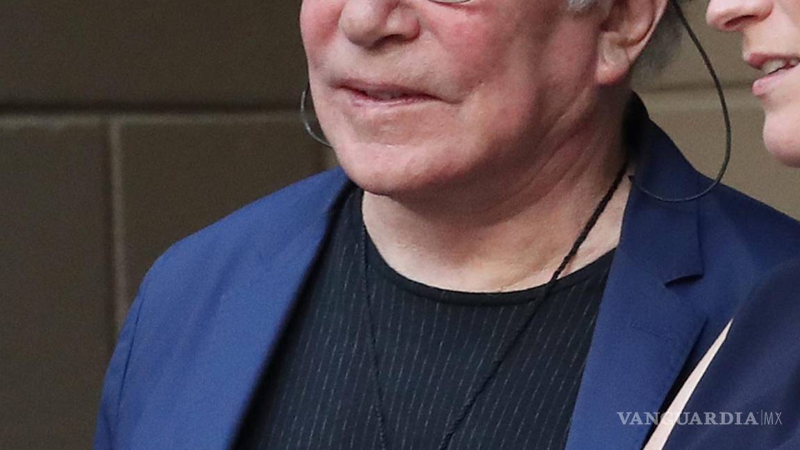 $!Paul Simon en Flushing Meadows, Nueva York, acude a un partido de tenis en 2016. EFE/EPA/Andrew Gombert