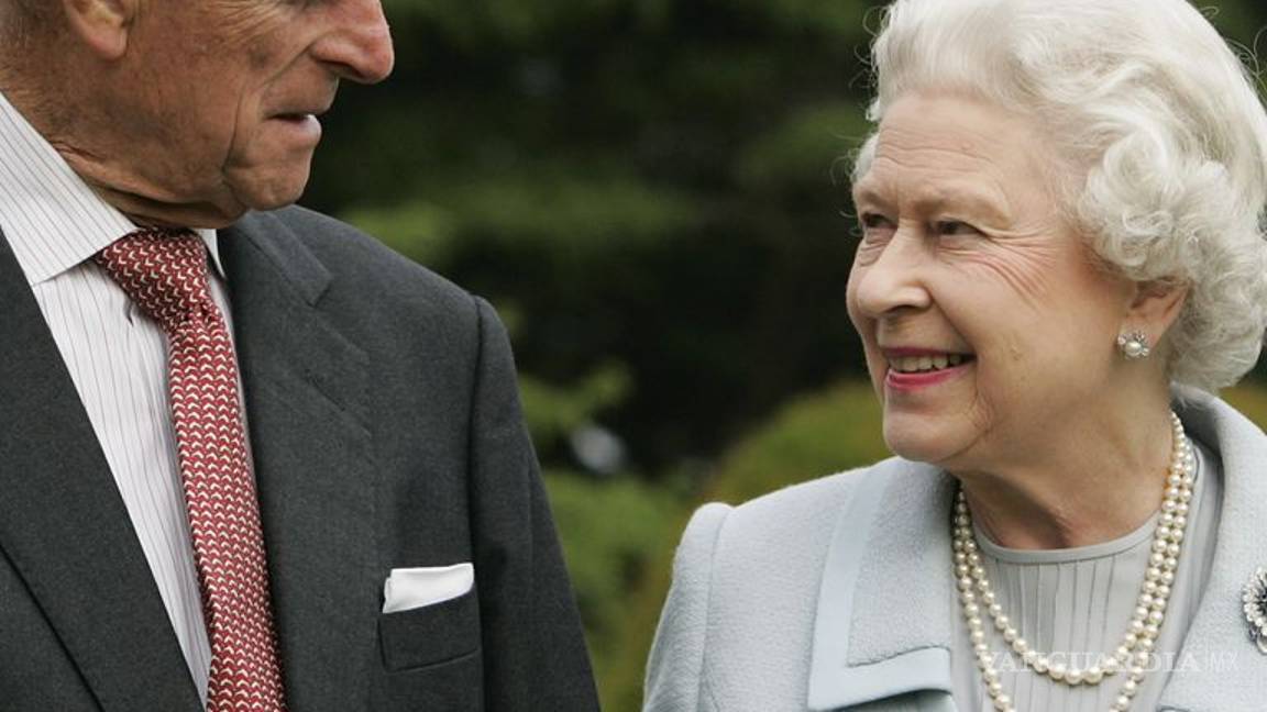 $!La vida de la Reina Isabel II en 20 icónicas fotografías