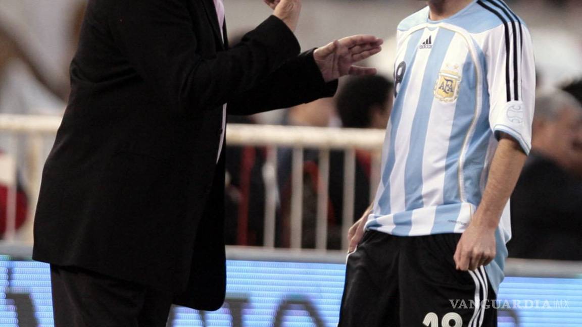 $!Estos son los 8 entrenadores de Lionel Messi en la albiceleste