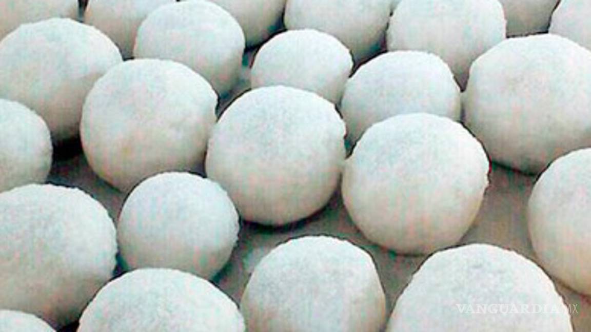 $!Encuentran misteriosas bolas de nieve gigantes en Siberia (Fotos)