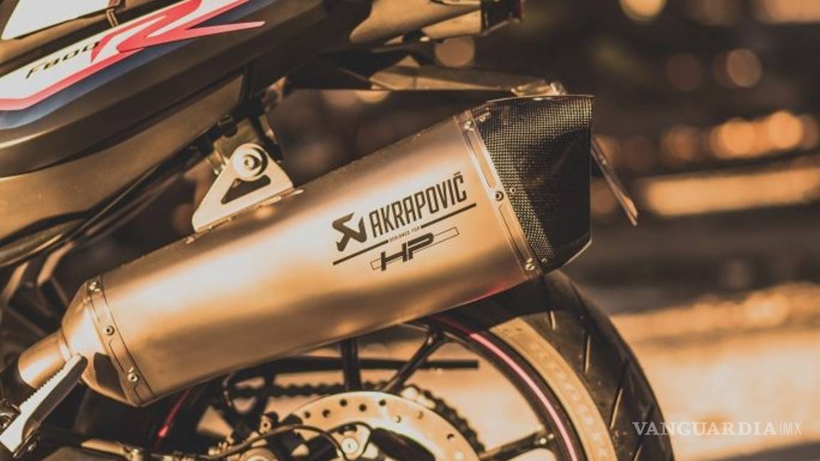 $!Checa la nueva moto de BMW, la F800R Akrapovic 2018