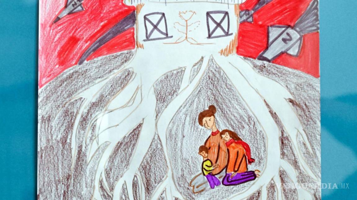 $!“Guerra dibujada con un crayón” se exhibe en el Castillo de los Duques de Pomerania en Szczecin, Polonia.