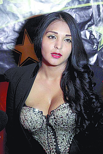 $!La 'Polisexy' paga el precio del escándalo y la fama