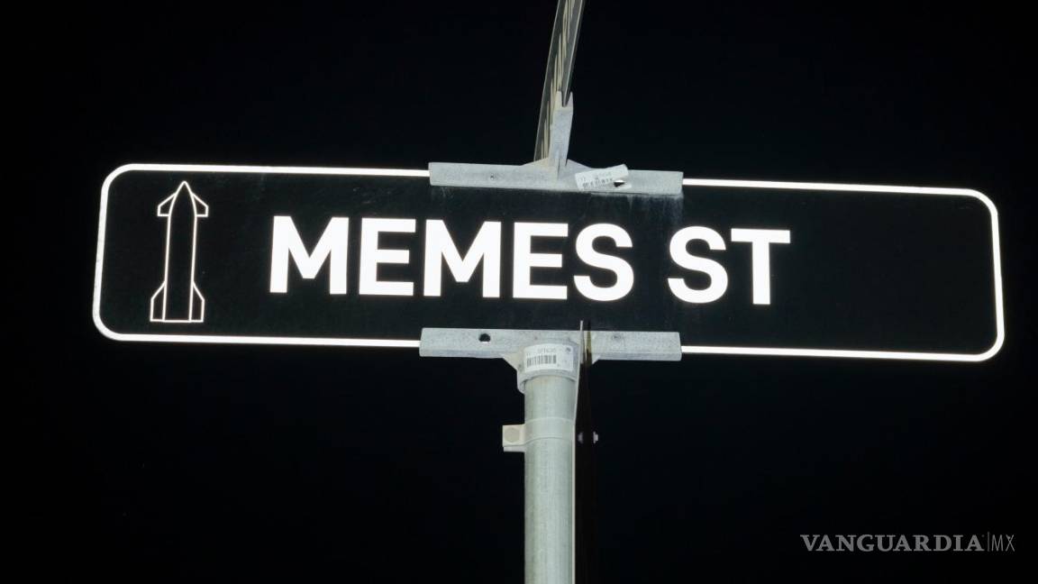$!Un cartel de la calle Memes Street, la calle principal, en Boca Chica, Texas.