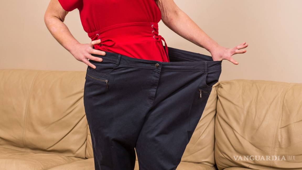 $!Mujer logró bajar la mitad de su peso después de abandonar el refresco