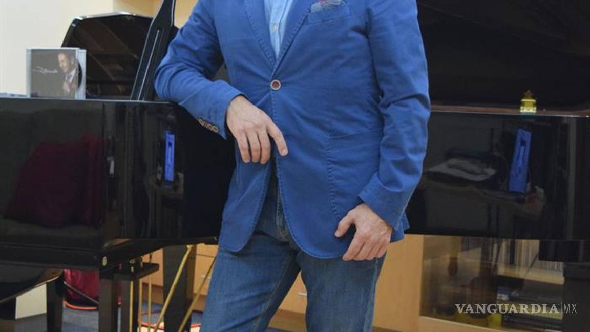 $!Promociona Plácido Domingo Jr. su disco de boleros con un dueto con su padre