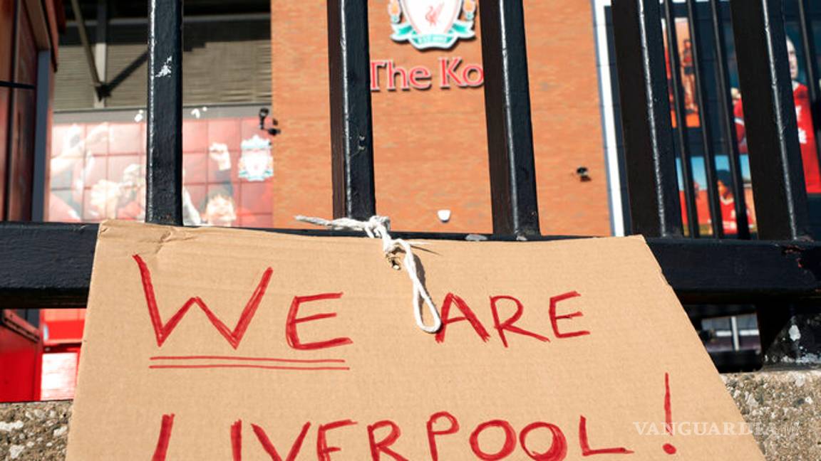 $!Fanáticos protestan por la creación de la Superliga