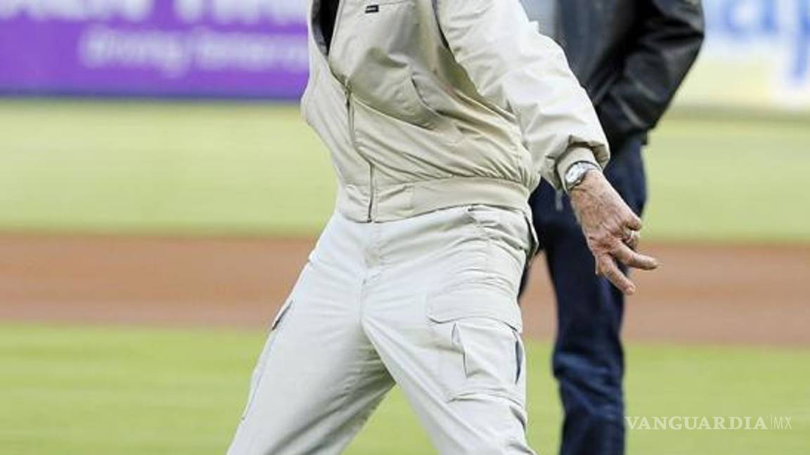 $!Stan Lee, el fanático del beisbol que hizo superhéroe al mexicano Sergio Romo