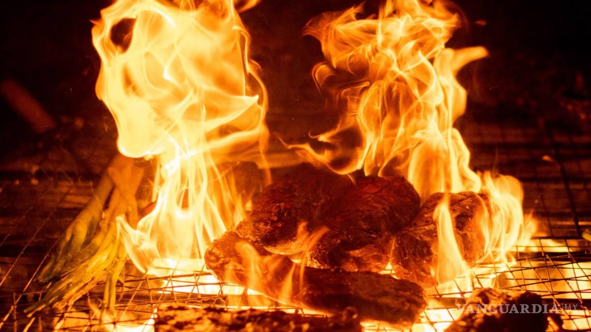 $!Experiencia gastronómica ‘Forces of Nature’ en AlUla, carne 'a la llama'.