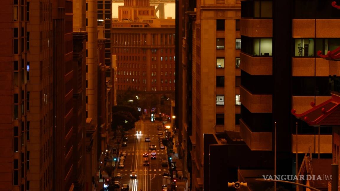 $!Incendios forestales pintan de un color naranja apocalíptico el cielo de San Francisco