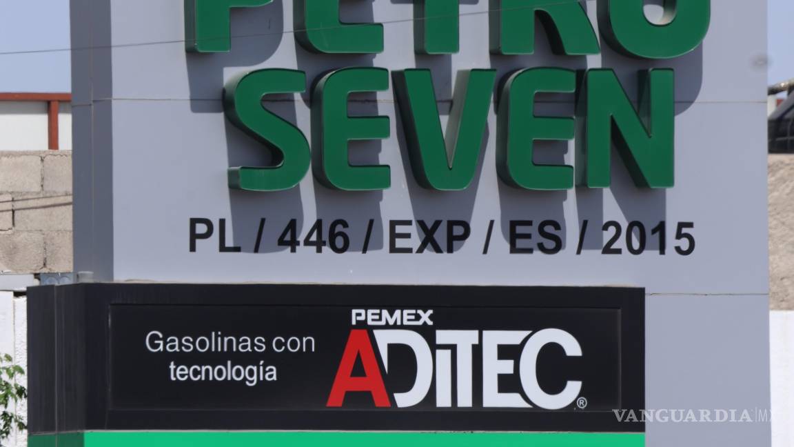 $!El titular de Profeco, Iván Escalante, señaló que factores como logística, transporte y costos de inventarios han dificultado el cumplimiento del acuerdo en Coahuila, donde el ajuste de precios avanza más lento que en otros estados.