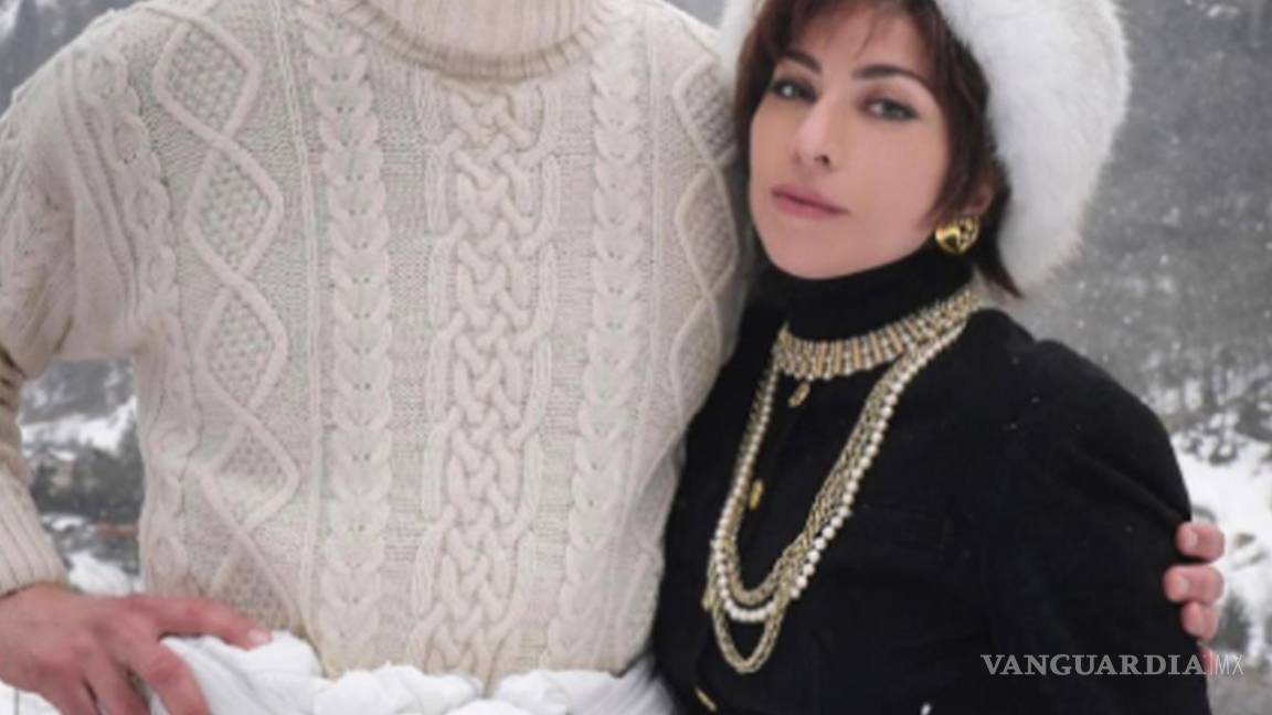 $!Otras imágenes que impactaron fue el primer look de la pareja, una instantánea que fue tomada en la ciudad de Gressoney en los Alpes italianos.