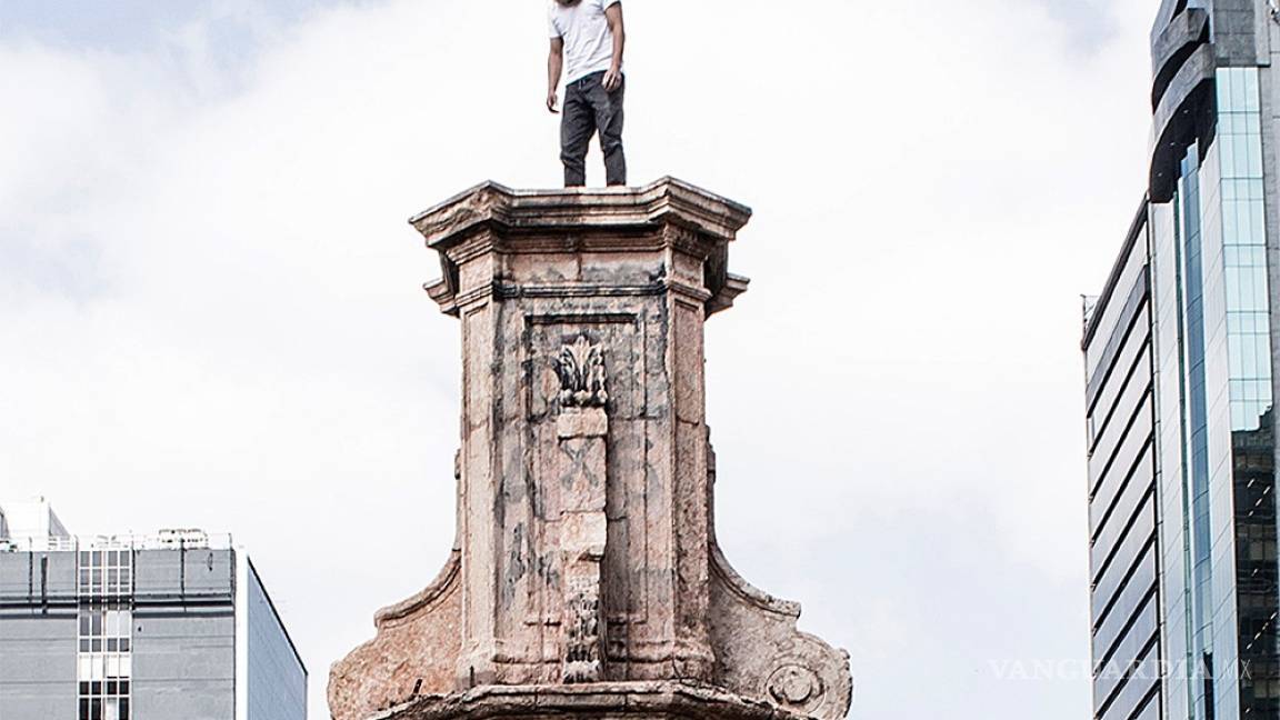 Artista interviene estatua de Colón en México en protesta contra colonialismo