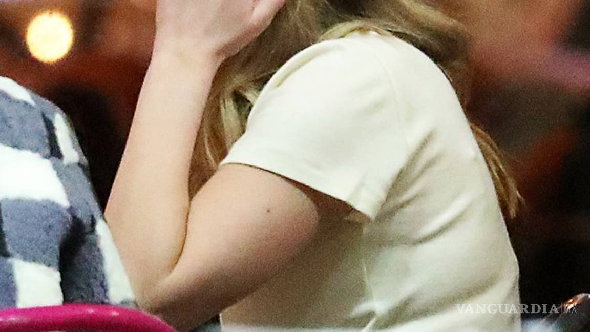 $!Jennifer Lawrence muestra por fin su anillo de compromiso con la última tendencias de manicure prenupcial