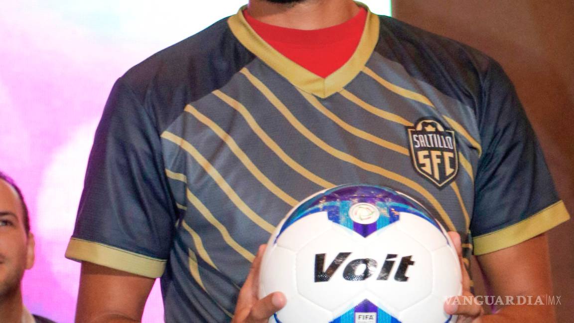 $!Feliz cumple 442, Saltillo; con equipo de futbol