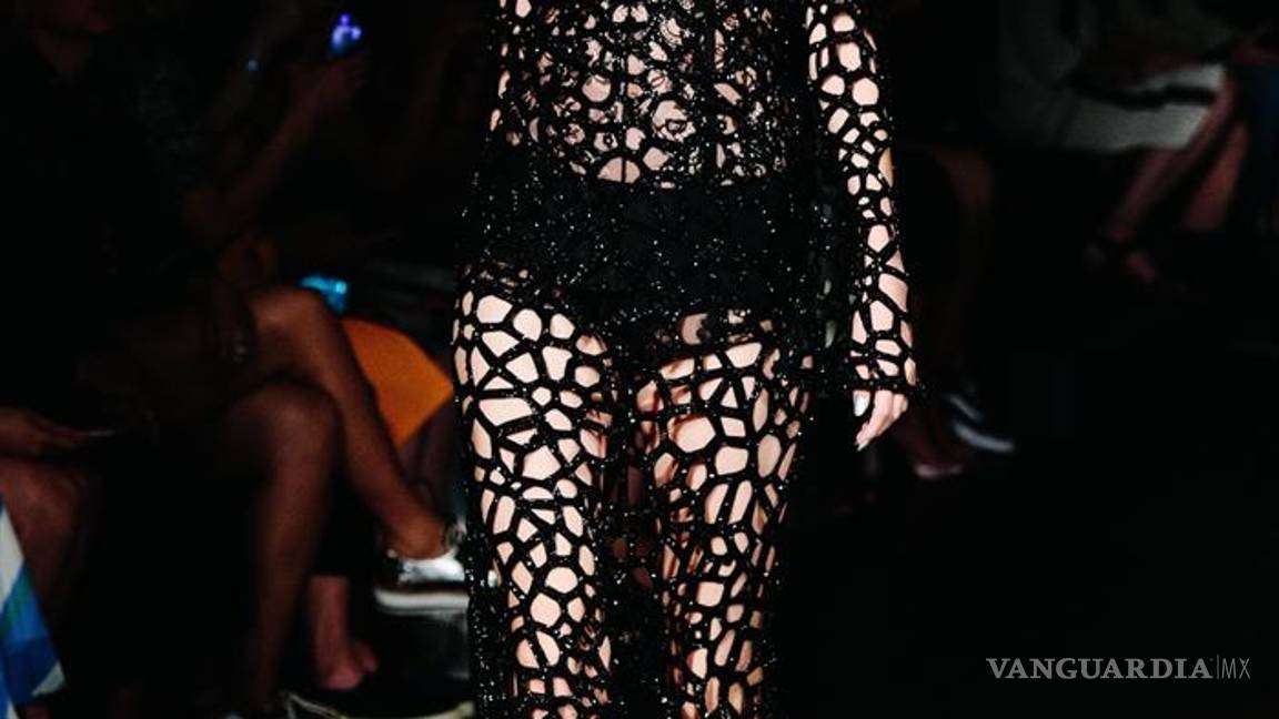 $!La sensualidad y el color de Naeem Khan brillan en la pasarela de Nueva York