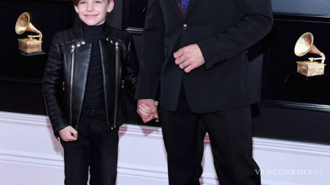 Ricky Martin llega con nuevo bigote y su hijo a los Grammys 2019