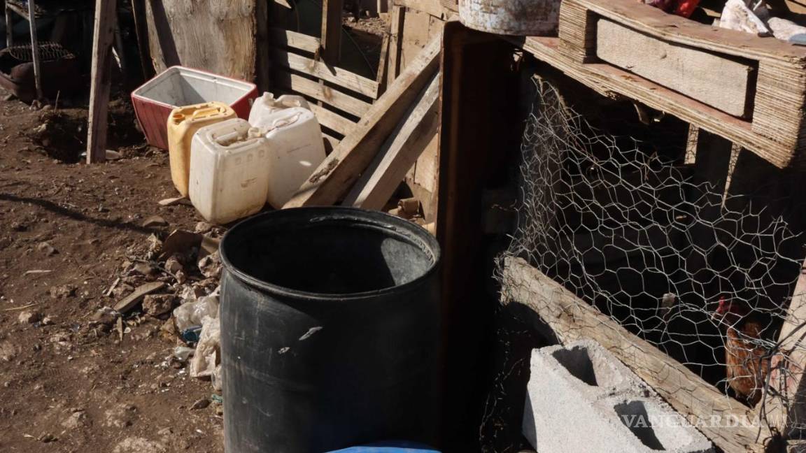$!Así es el Día Mundial del Agua en periferia de Saltillo: se bañan, lavan y beben cada tres días