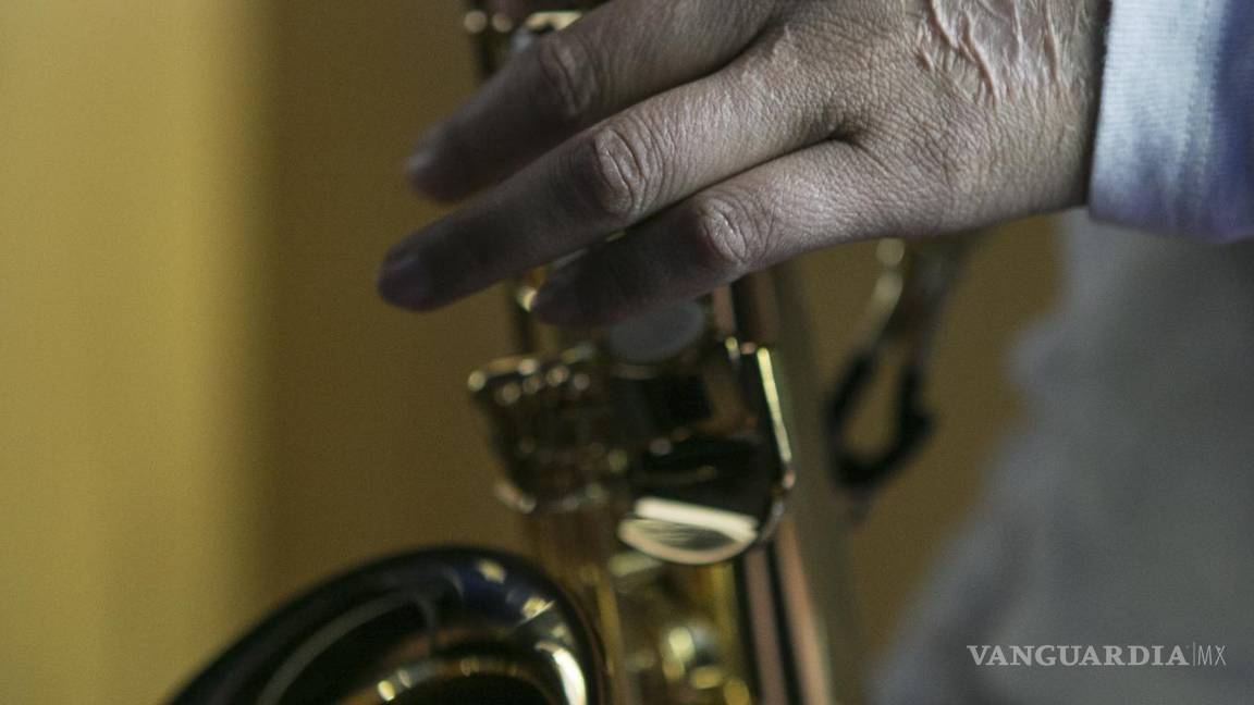 $!El saxofón, aliento de María Elena Ríos, artista mexicana atacada con ácido