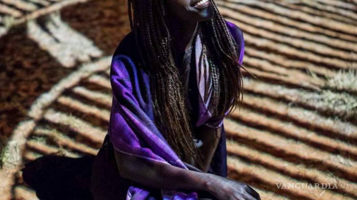 $!Corazón del desierto australiano se ilumina con diseños aborígenes